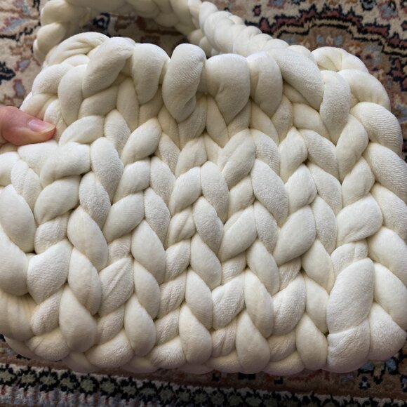 Handmade Chunky Bag in White Knit Yarn Hand Knitting Yarns - Picture 11 of 12